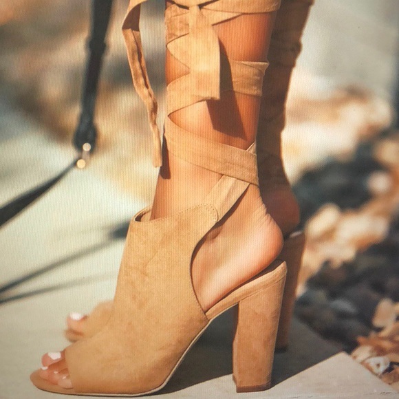 🩷🩷NEW!🩷🩷Tan Faux Suede/Cut Out Wrap Bootie Sandal - Picture 5 of 9